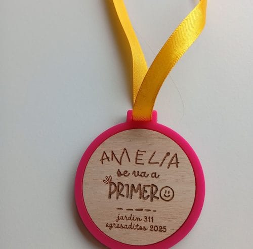 Medalla de Egreso – Modelo “Marco de colores” (Pack x 15 unidades) (copia)